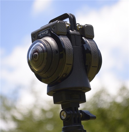 Casio EX-FR200 chính thức: Camera hành động quay 360°, có thể tháo rời máy ảnh và màn hình Casio EX-FR200 chính thức: Camera hành động quay 360°, có thể tháo rời máy ảnh và màn hình