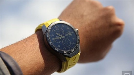 TAG Heuer úp mở smartwatch sắp ra mắt