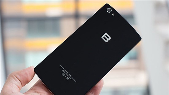 BPhone 2 bất ngờ xuất hiện trên phố Hà Nội, ra mắt tháng 8