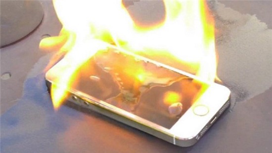 iPhone gây cháy nhà, nạn nhân khởi kiện Apple