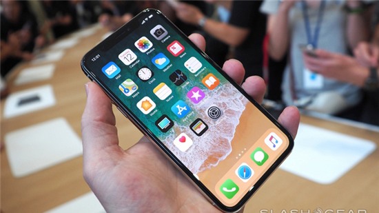 Truyền thông phương Tây nhận định gì về iPhone X?