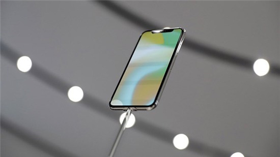 Apple hạ thấp chất lượng Face ID để đẩy nhanh sản xuất iPhone X