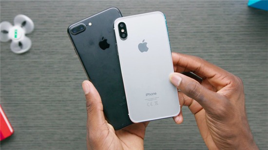Apple tiếp tục phá vỡ kỉ lục doanh số iPhone cuối năm 2017?