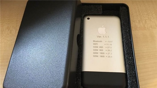 iPhone 2G cổ siêu hiếm được rao bán trên eBay
