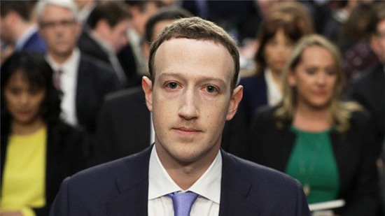 CEO Facebook Mark Zuckerberg lại bị yêu cầu đi điều trần