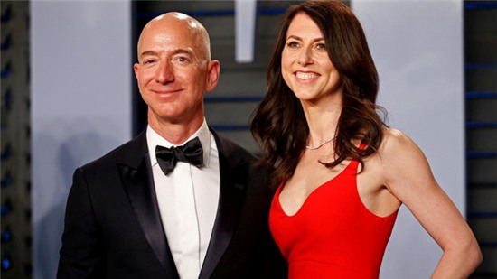 Vì sao vụ ly hôn của tỷ phú Jeff Bezos làm giới đầu tư lo lắng?
