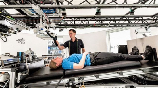 NASA thuê người nằm thấp đầu trên giường 2 tháng, trả 19.000 USD NASA thuê người nằm thấp đầu trên giường 2 tháng, trả 19.000 USD