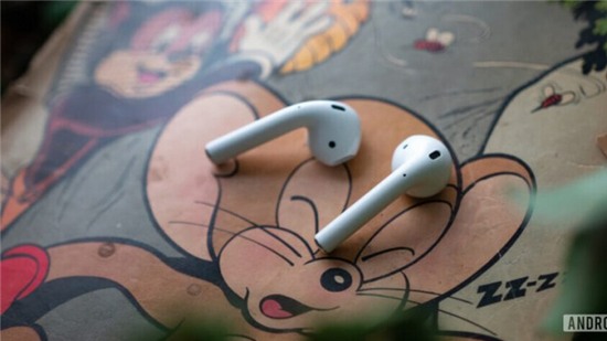 Chip Apple H1 có gì đặc sắc, và người dùng Android có lựa chọn nào tương đương không? Chip Apple H1 có gì đặc sắc, và người dùng Android có lựa chọn nào tương đương không?