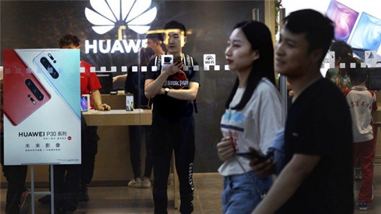 Huawei có 500 'bạn đồng hành' trong danh sách đen của Mỹ