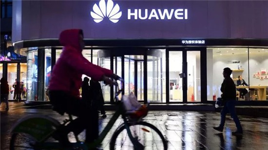 Huawei phủ nhận cáo buộc hợp tác với quân đội Trung Quốc