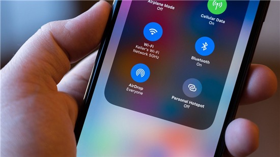 Sử dụng AirDrop có thể giúp hacker lấy trộm được số điện thoại của bạn Sử dụng AirDrop có thể giúp hacker lấy trộm được số điện thoại của bạn