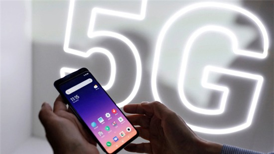 Sóng 5G tới cửa, thế nhưng 5 năm nữa người Mỹ mới có đủ điện thoại 5G