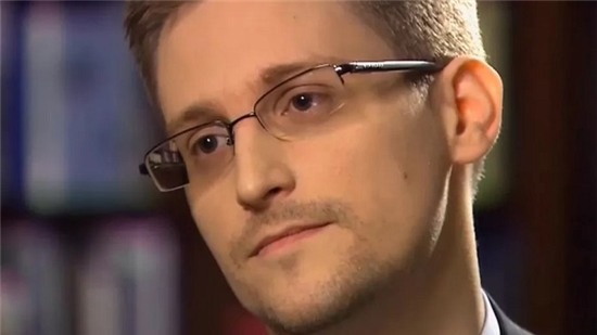 Edward Snowden ra hồi ký, chính phủ Mỹ lập tức khởi kiện