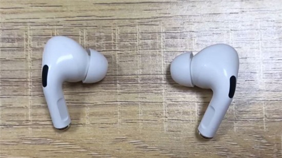AirPods Pro vừa mở bán đã có "hàng dựng" giá 1,5 triệu đồng AirPods Pro vừa mở bán đã có "hàng dựng" giá 1,5 triệu đồng